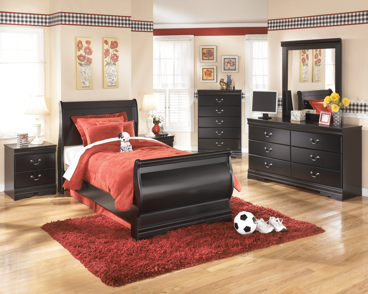 Ashley Express - Huey Vineyard  Sleigh Bed